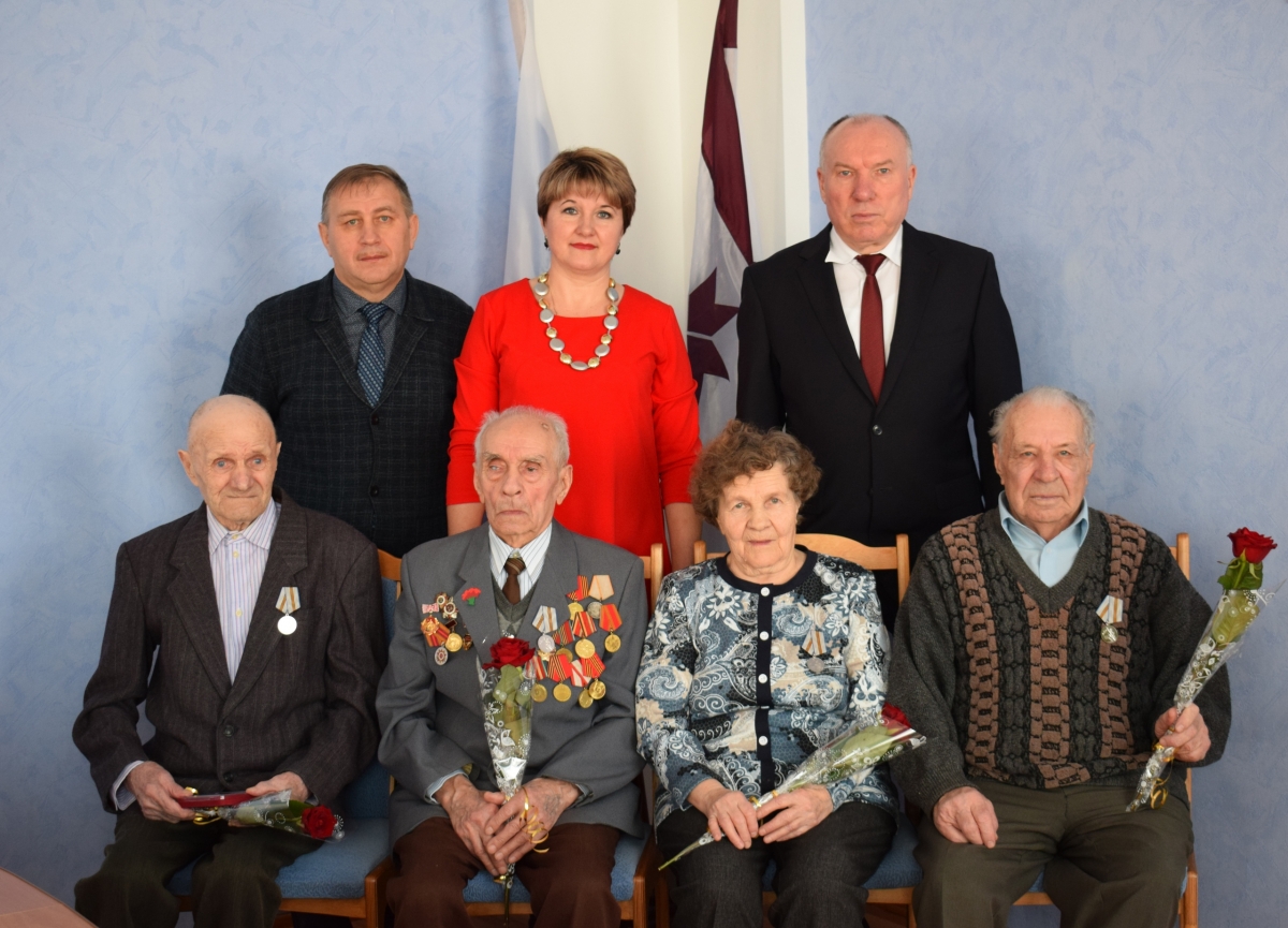 Вручение юбилейных медалей «75 лет Победы в Великой Отечественной войне 1941-1945 гг.»